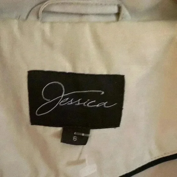 Trenchcoat - Picture 5 of 7